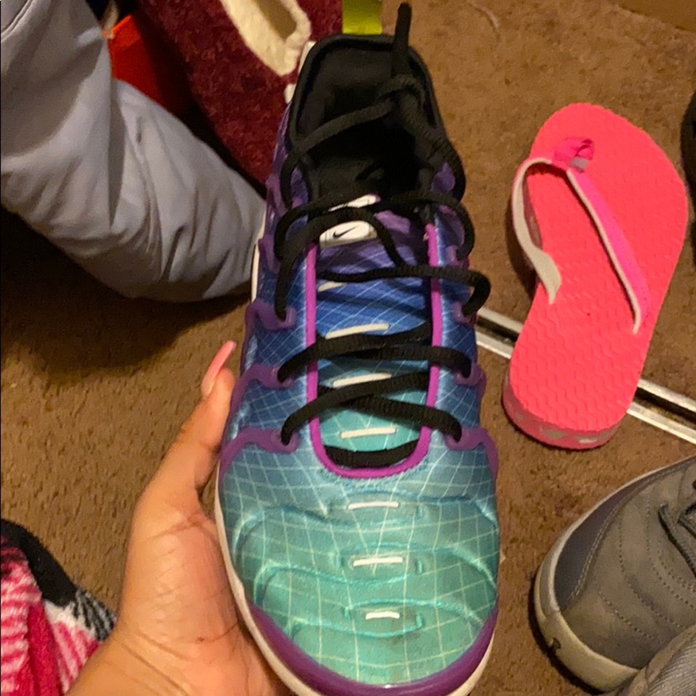 Air Max - Picture 2 of 3